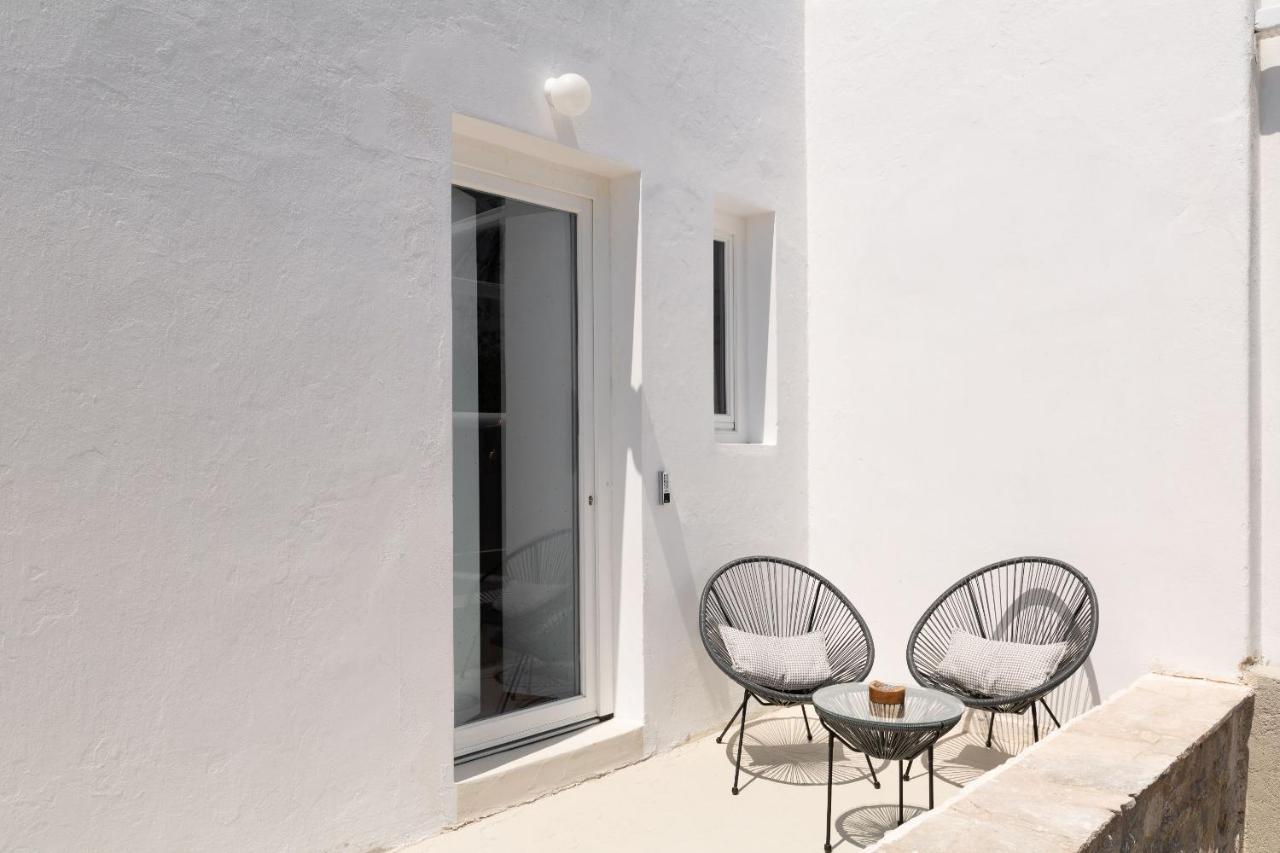 Faos Exclusive Suites Ornos  Buitenkant foto