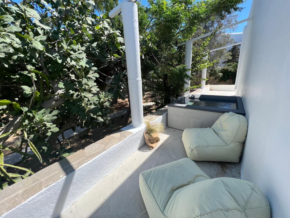 Faos Exclusive Suites Ornos  Buitenkant foto